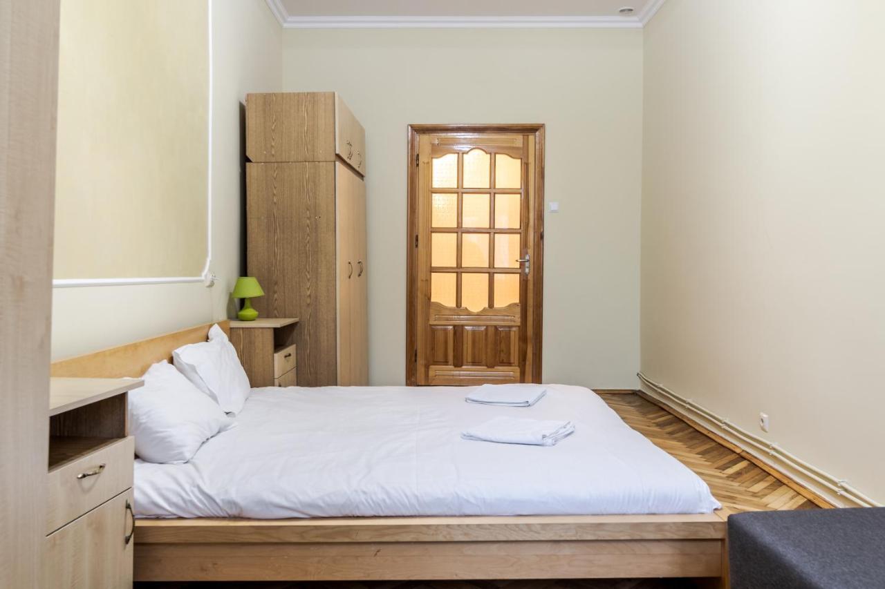Akademika Hnatyuka Apartment Lvov Exteriér fotografie