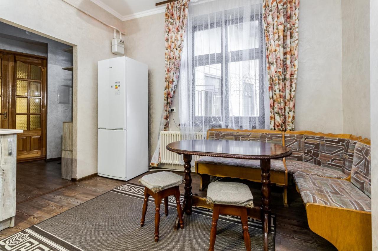 Akademika Hnatyuka Apartment Lvov Exteriér fotografie